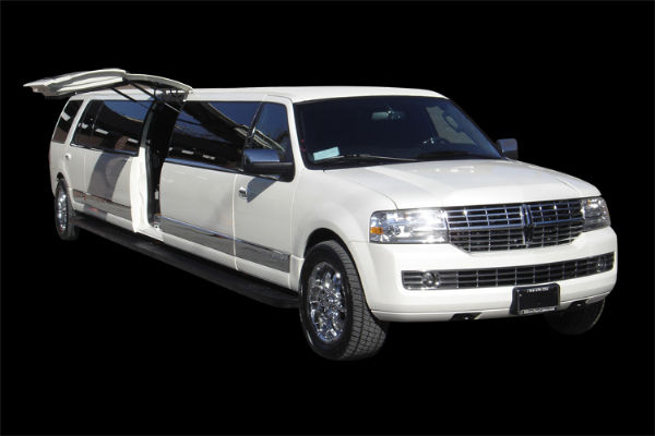 NEW NAVIGATOR Montreal Limousine